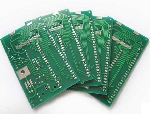 PCB板的為什么有不同的顏色？